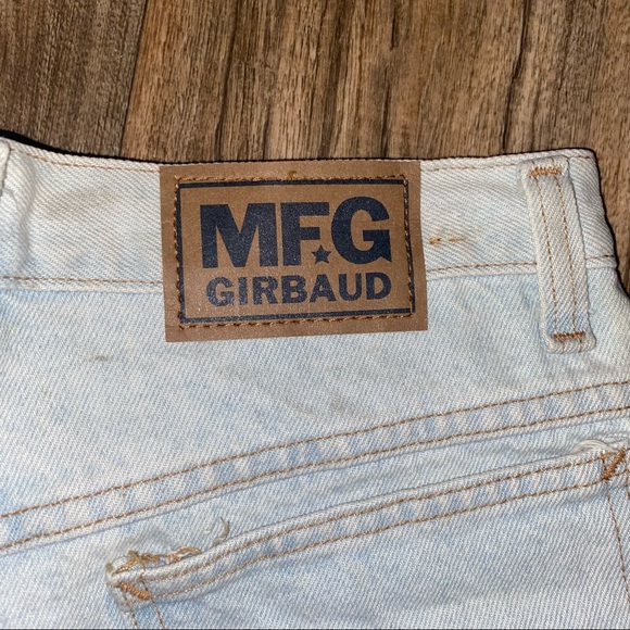 Vintage Marithe Francois Girbaud denim shorts in light blue wash, deadstock - Picture 4 of 10
